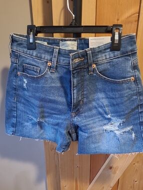 NWT Universal Thread Distressed Blue Denim Cutoff Shorts